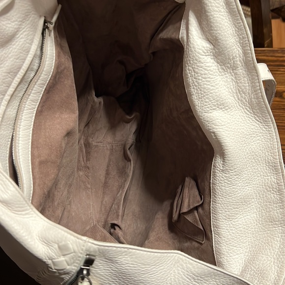 Bottega Veneta Intrecciato Leather Expandable Tote - Picture 11 of 16